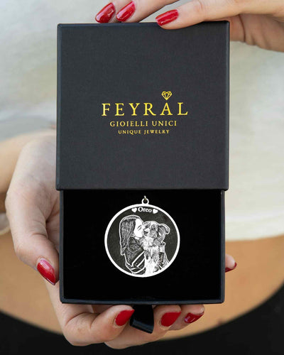 Feyral Black Medallion